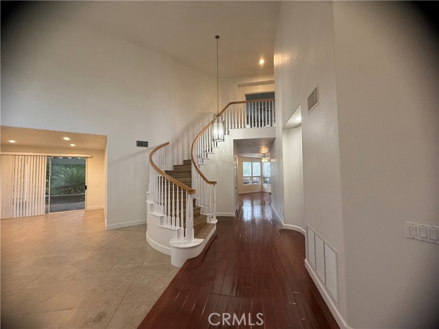 MLS #OC25257413 image #4