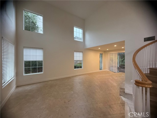 MLS #OC25257413 image #5