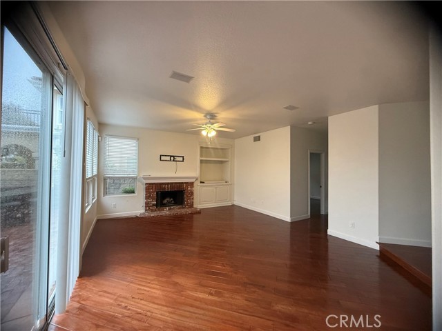 MLS #OC25257413 image #9