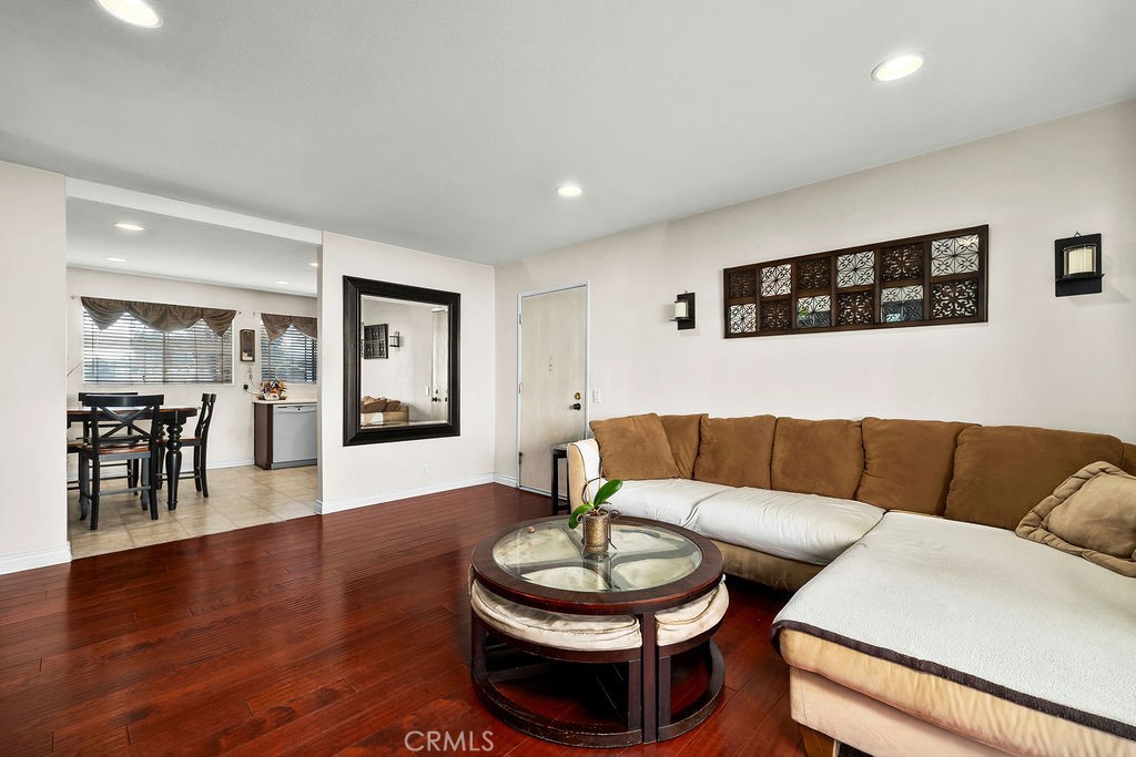 MLS #OC25257422 image #2