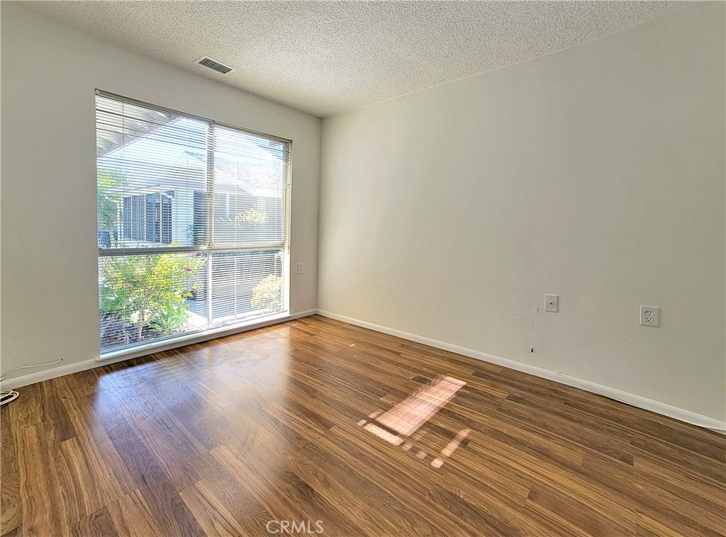 MLS #OC25257450 image #16