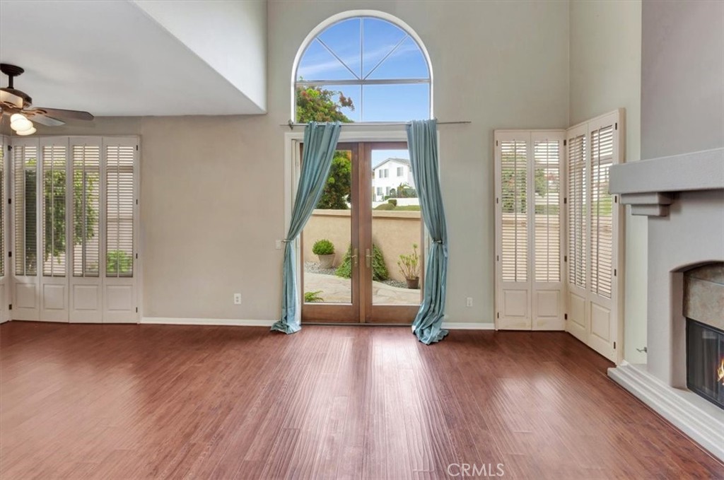 MLS #OC25257492 image #4