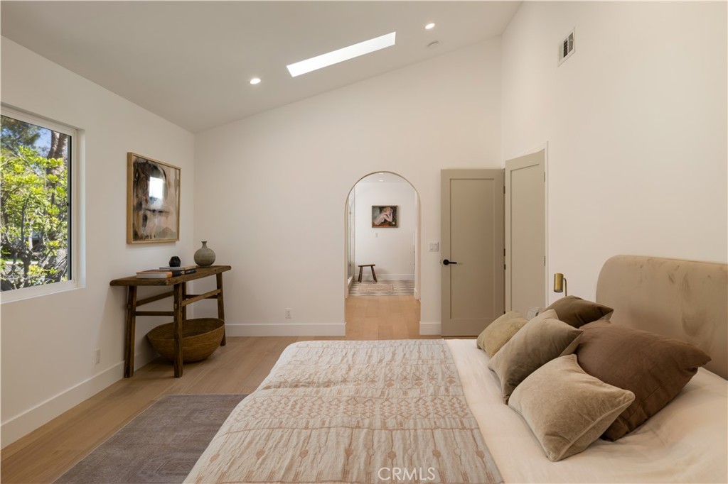 MLS #OC25257592 image #17