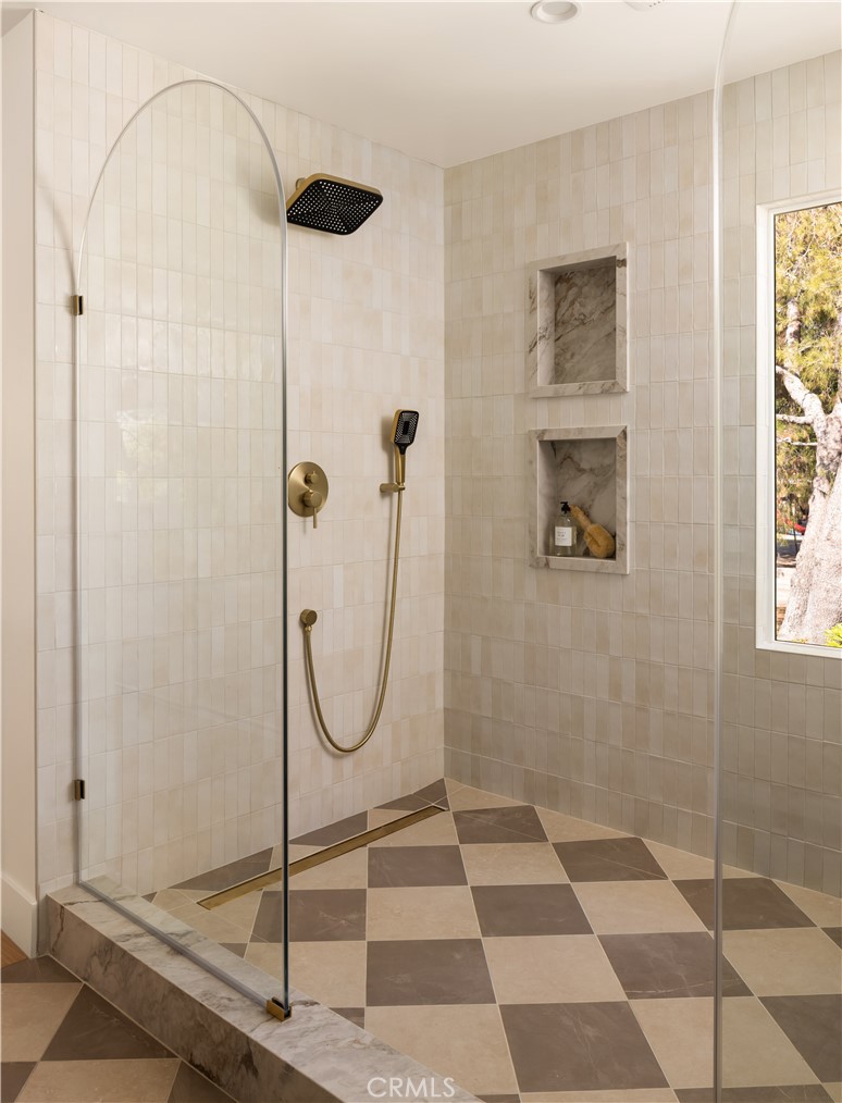 MLS #OC25257592 image #21