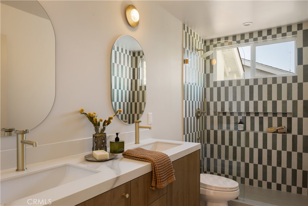 MLS #OC25257592 image #25