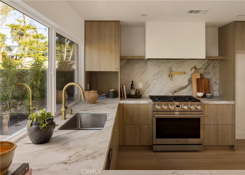 MLS #OC25257592 image #6