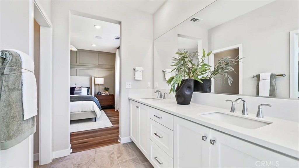 MLS #OC25257735 image #10