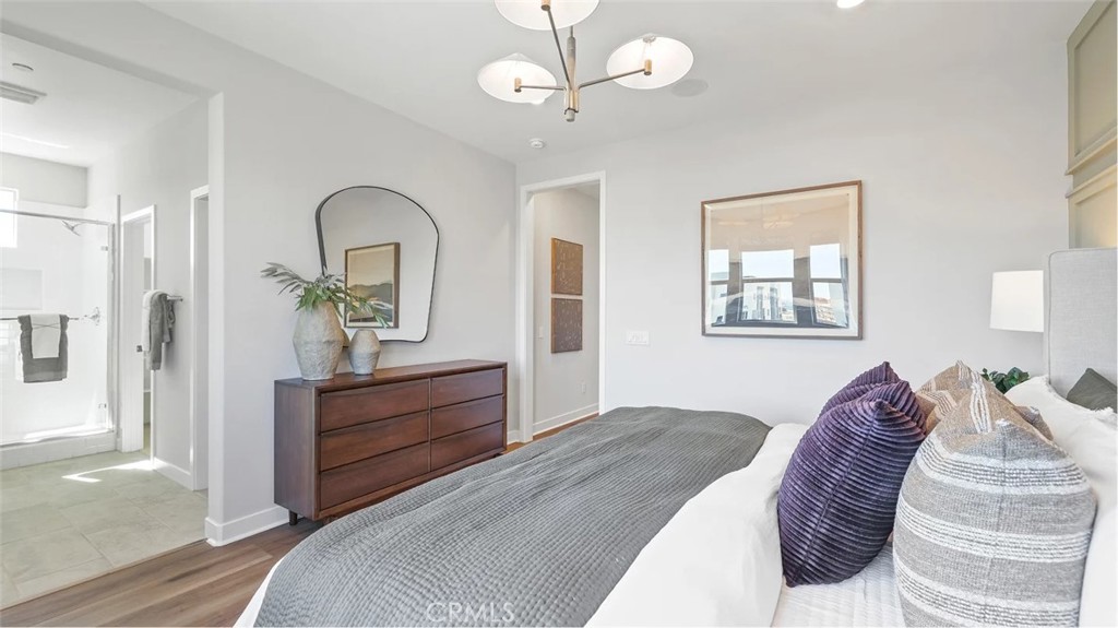 MLS #OC25257735 image #9