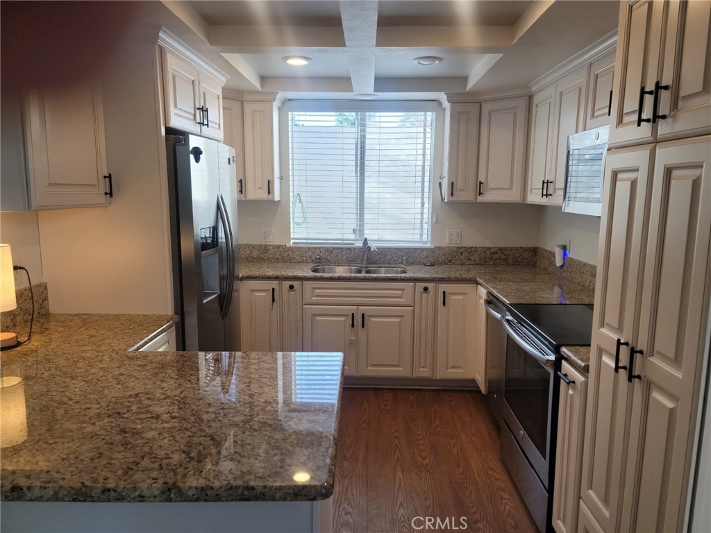 MLS #OC25257747 image #3