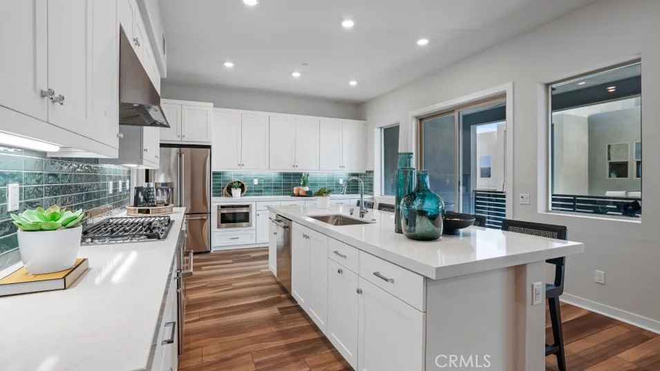 MLS #OC25257748 image #1