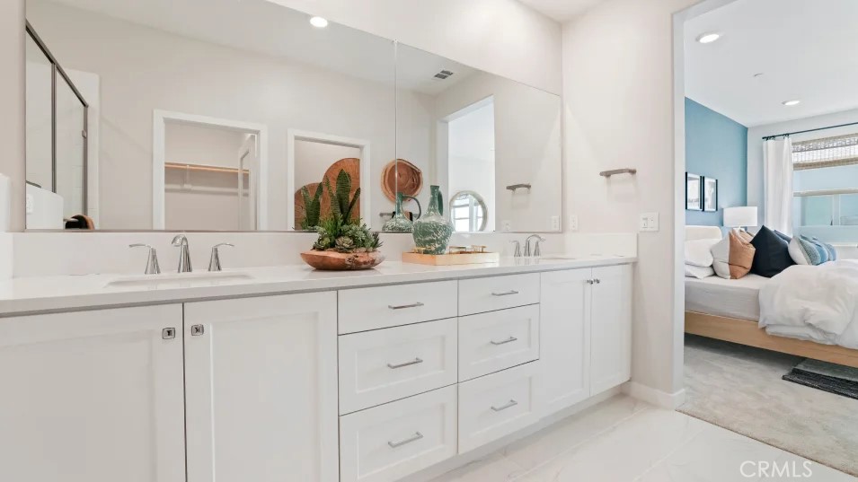 MLS #OC25257748 image #16