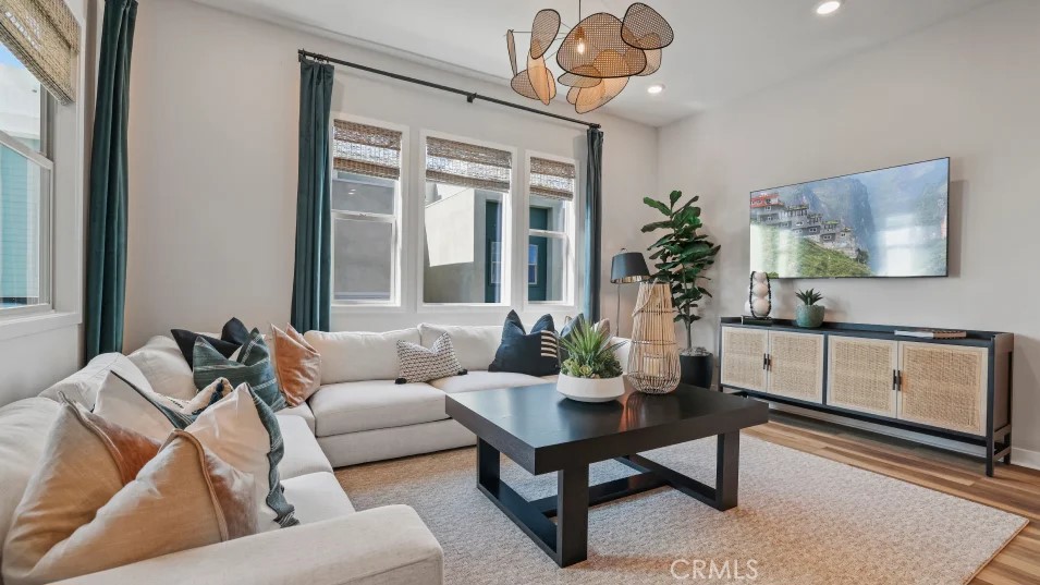 MLS #OC25257748 image #8