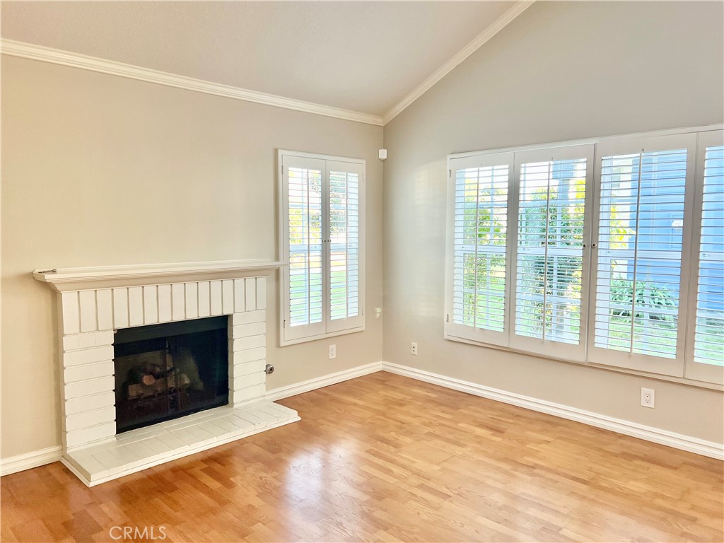 MLS #OC25257761 image #4