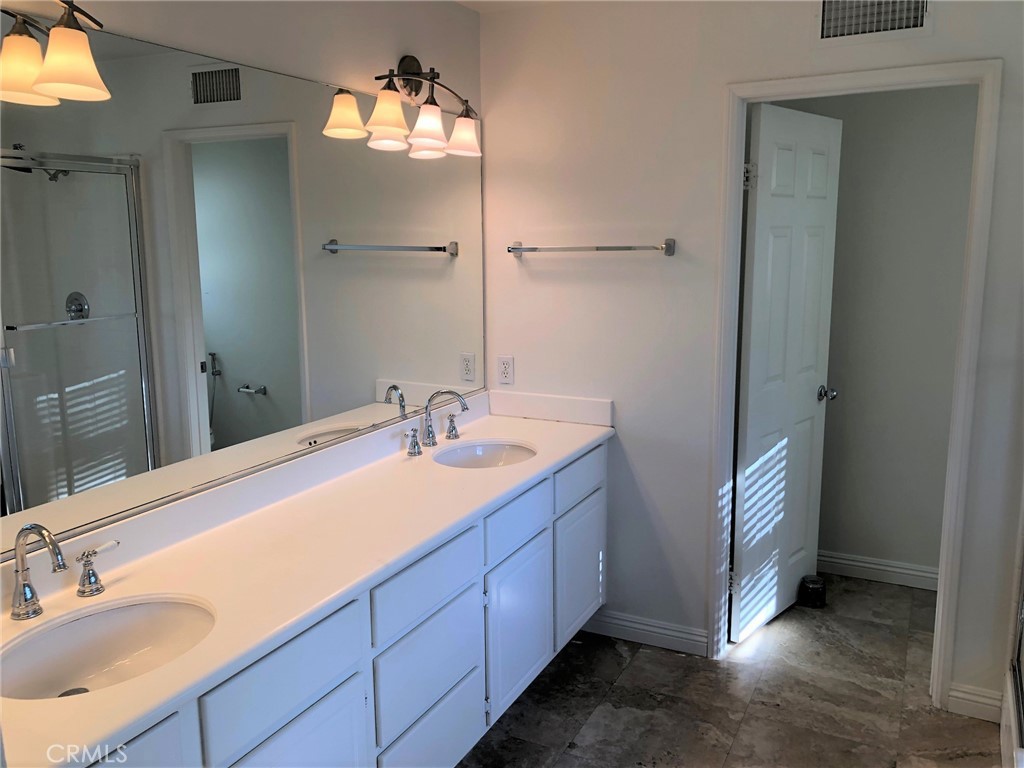 MLS #OC25257787 image #17