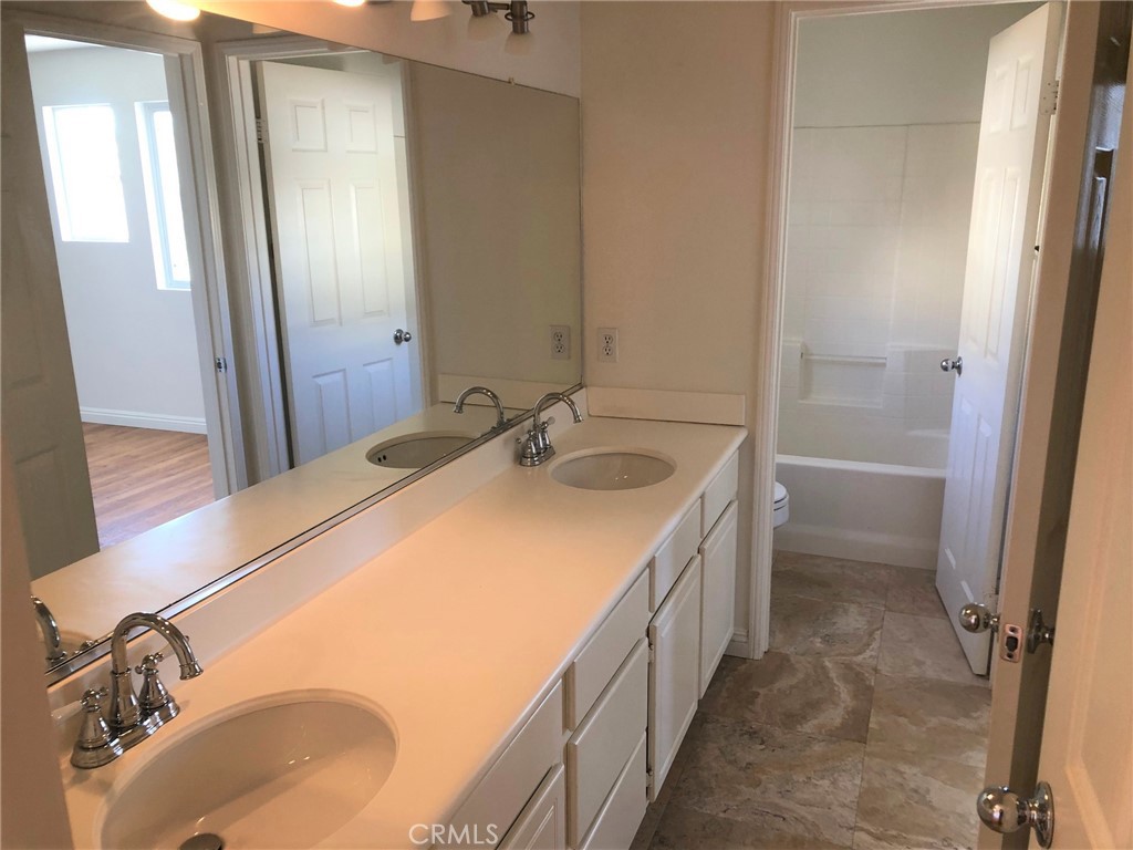 MLS #OC25257787 image #21