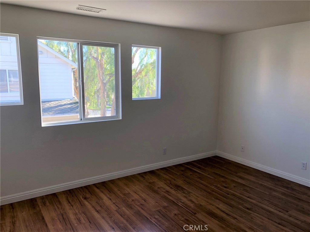 MLS #OC25257787 image #23