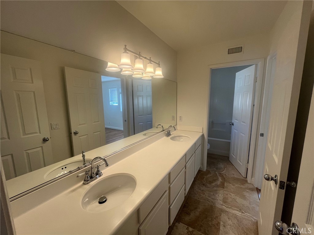 MLS #OC25257787 image #34