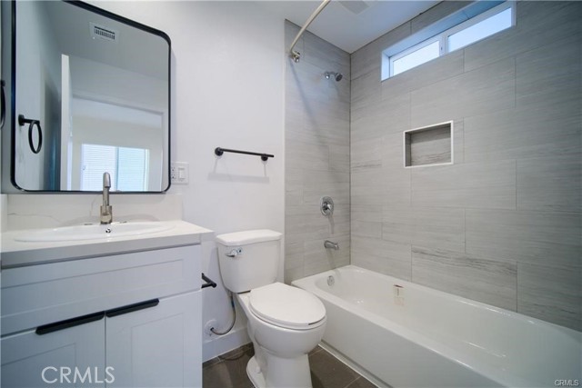 MLS #OC25257852 image #10