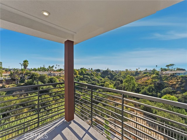 MLS #OC25257853 image #1