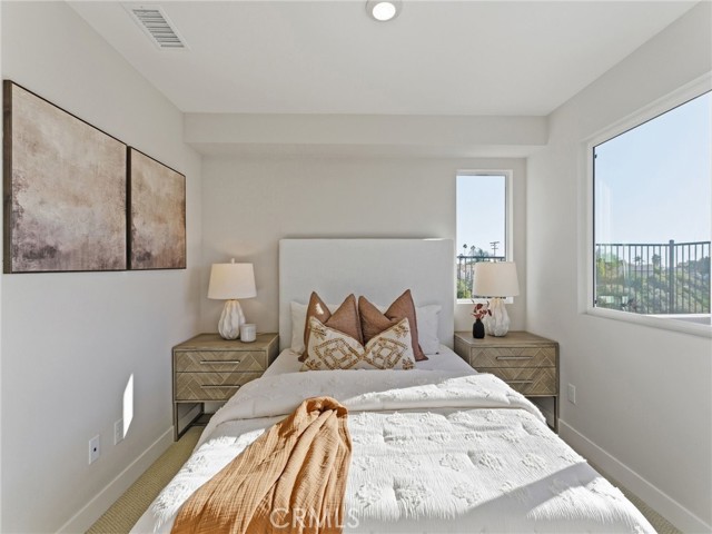 MLS #OC25257853 image #11