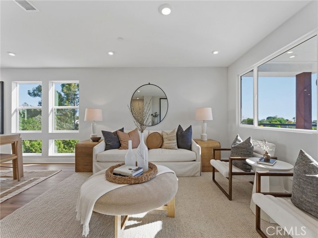 MLS #OC25257853 image #5