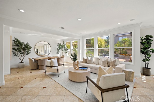 MLS #OC25257856 image #10