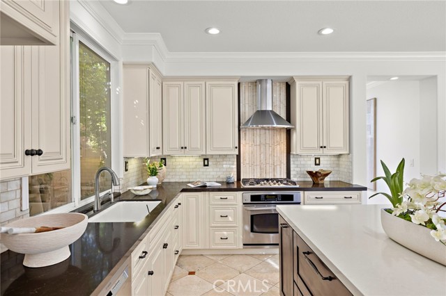 MLS #OC25257856 image #9