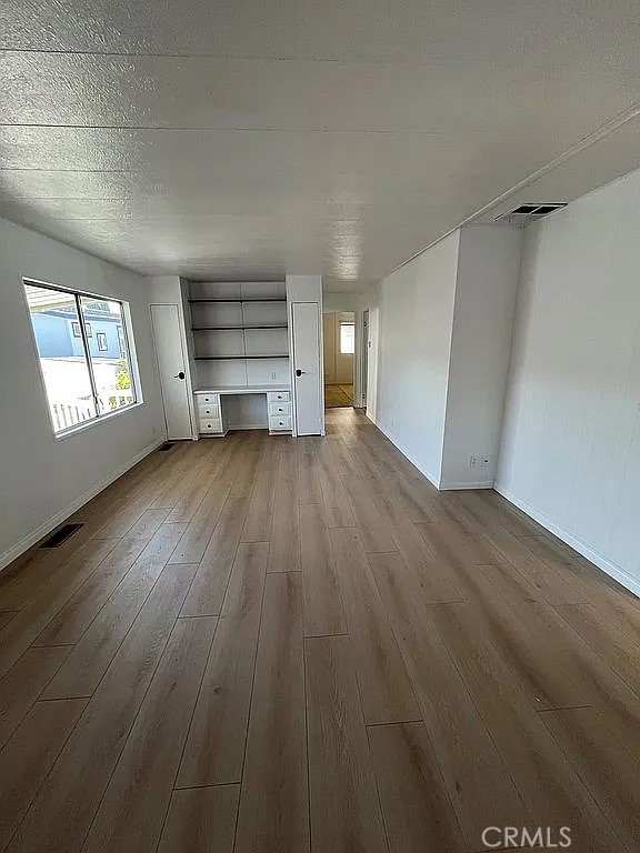 MLS #OC25257886 image #5