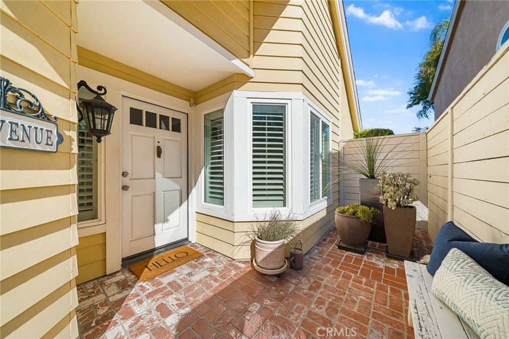 MLS #OC25257951 image #1