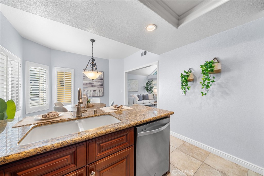 MLS #OC25257951 image #17