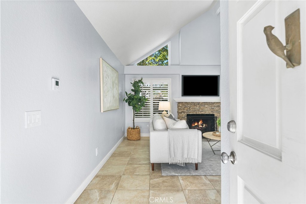 MLS #OC25257951 image #2