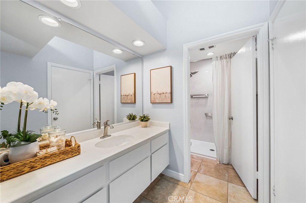 MLS #OC25257951 image #20