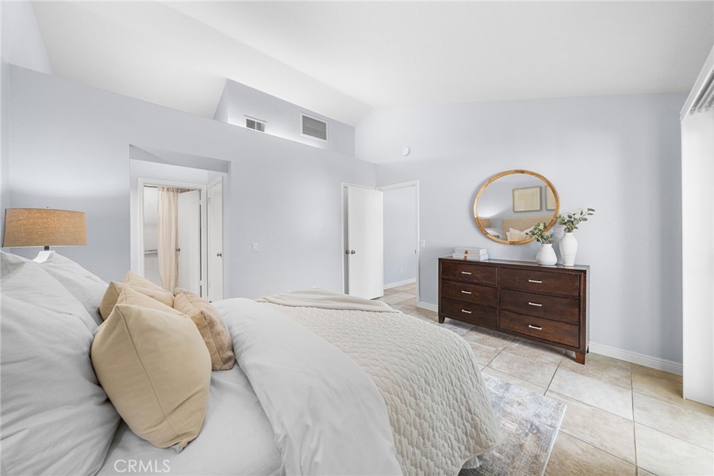 MLS #OC25257951 image #21