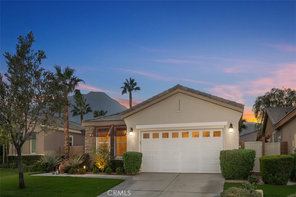 MLS #OC25258000 image #1