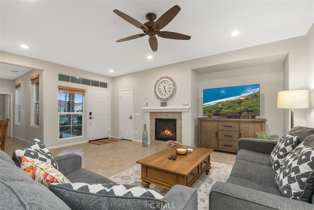 MLS #OC25258000 image #4