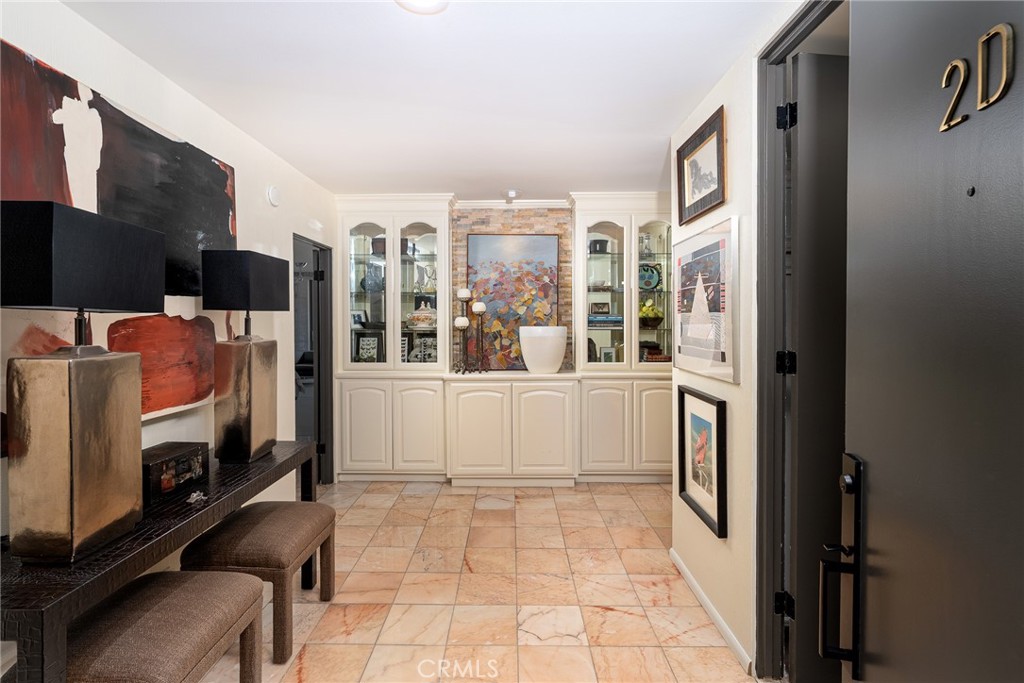 MLS #OC25258127 image #2