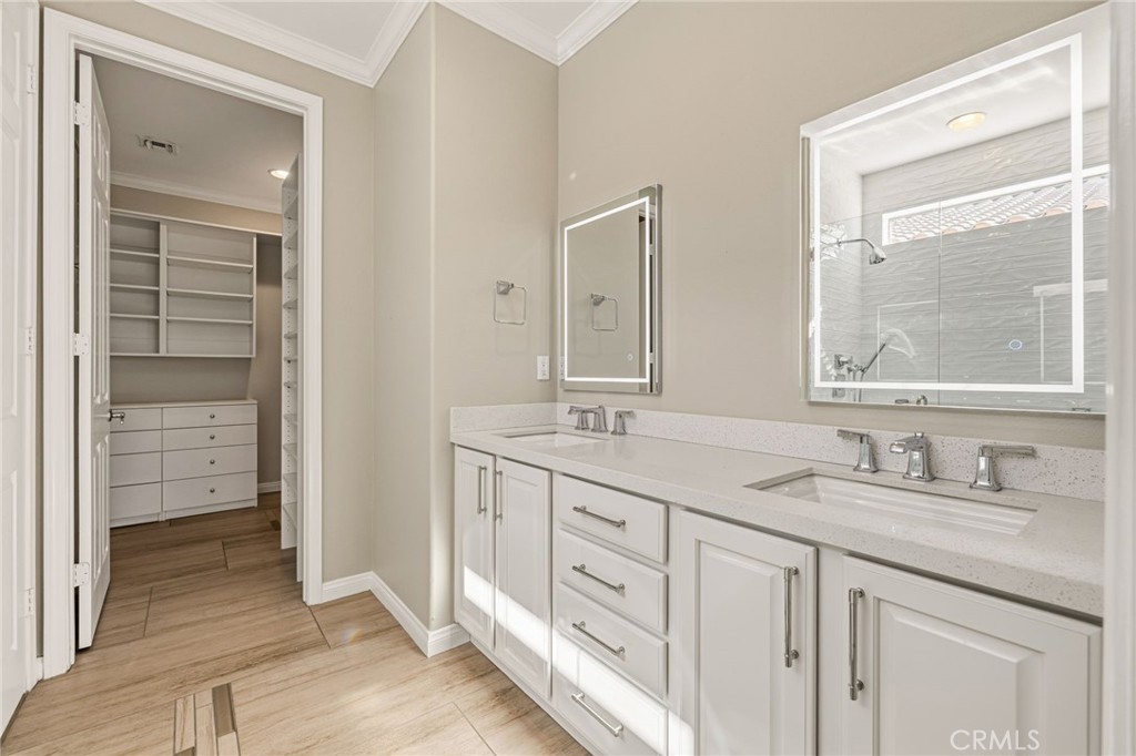 MLS #OC25258134 image #22