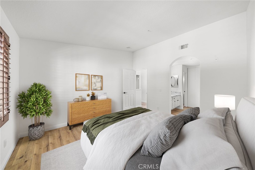 MLS #OC25258182 image #22