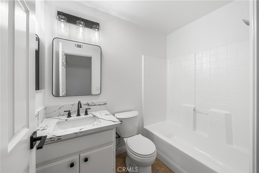 MLS #OC25258182 image #28