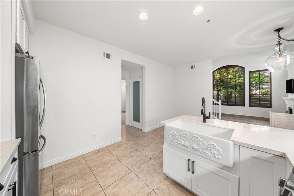 MLS #OC25258182 image #9