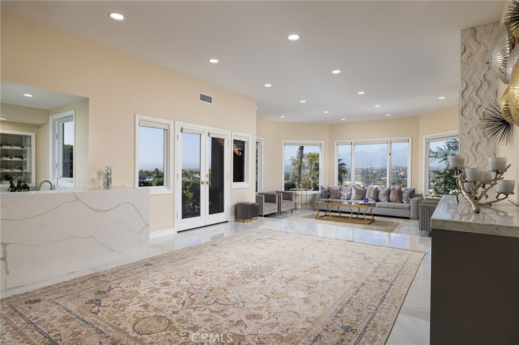 MLS #OC25258193 image #15