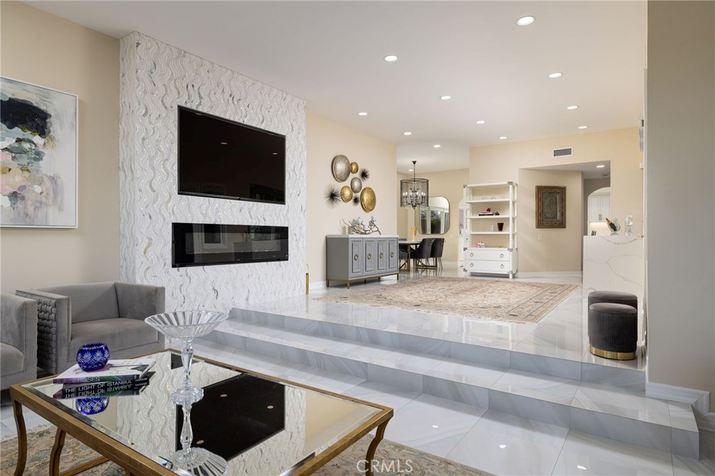 MLS #OC25258193 image #18