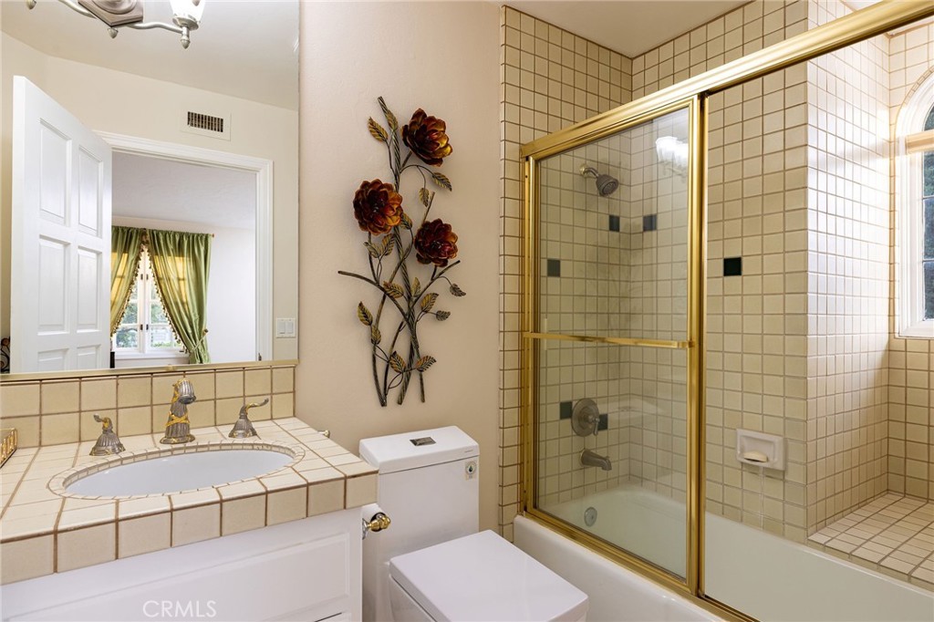 MLS #OC25258193 image #29