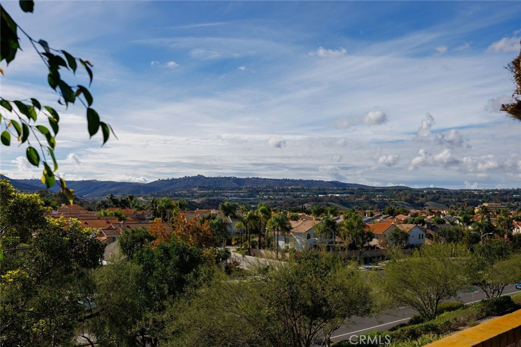 MLS #OC25258202 image #3