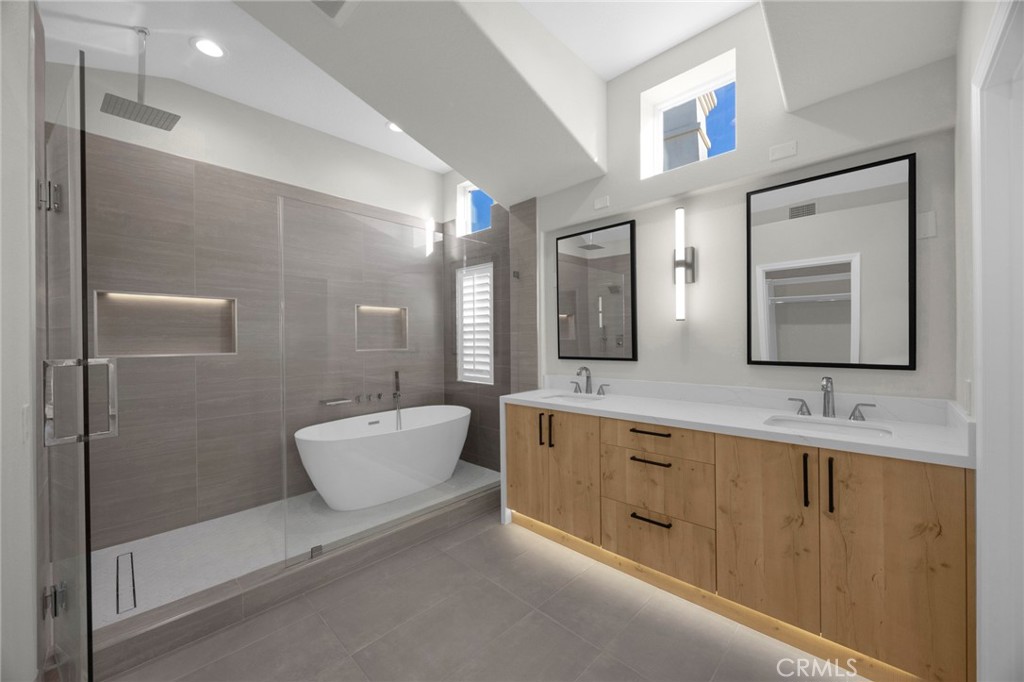 MLS #OC25258217 image #13