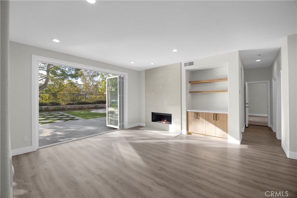 MLS #OC25258217 image #2