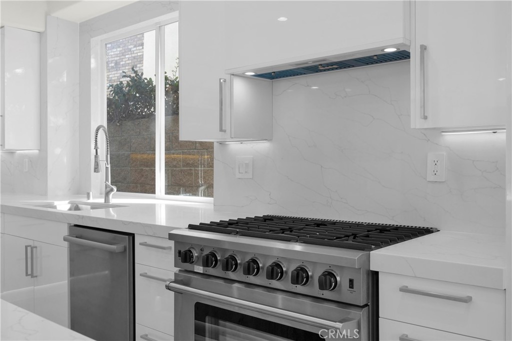 MLS #OC25258217 image #8