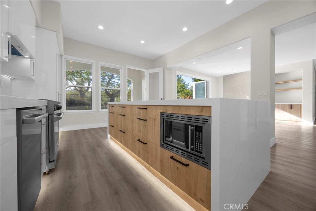 MLS #OC25258217 image #9