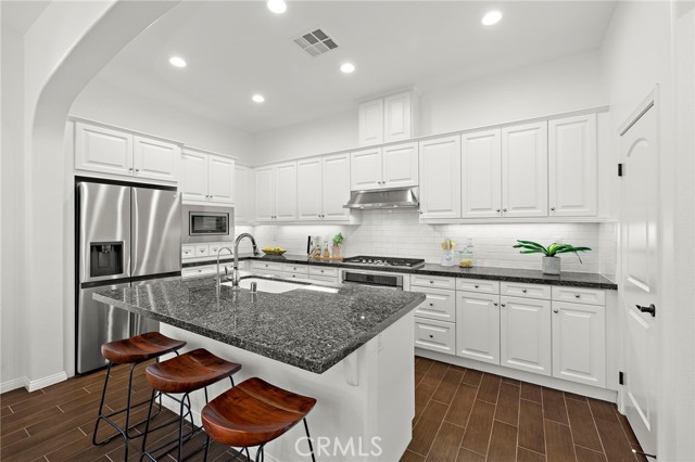 MLS #OC25258232 image #10