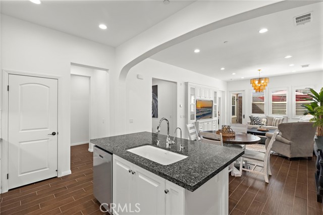 MLS #OC25258232 image #12